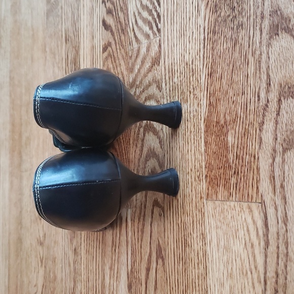 (10) Stuart Weitzman Low Kitten Heel Formal Made in Spain Office Buckle Accent - Picture 5 of 14